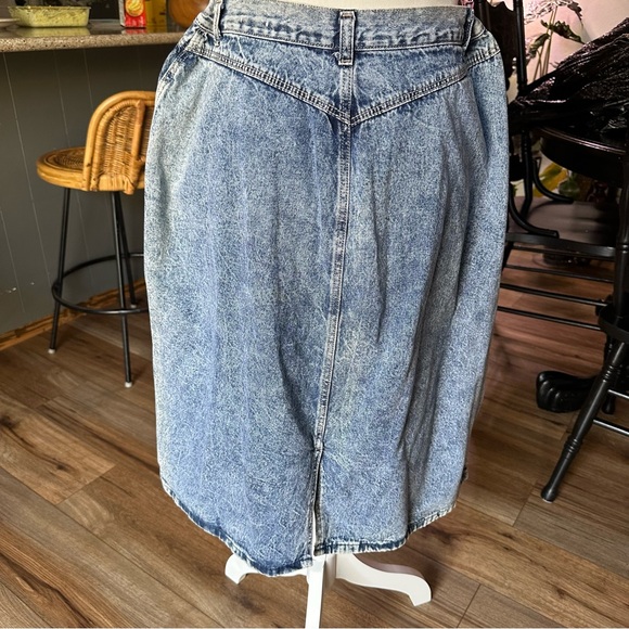 Pizzaz acid wash women’s skirt - Picture 7 of 7